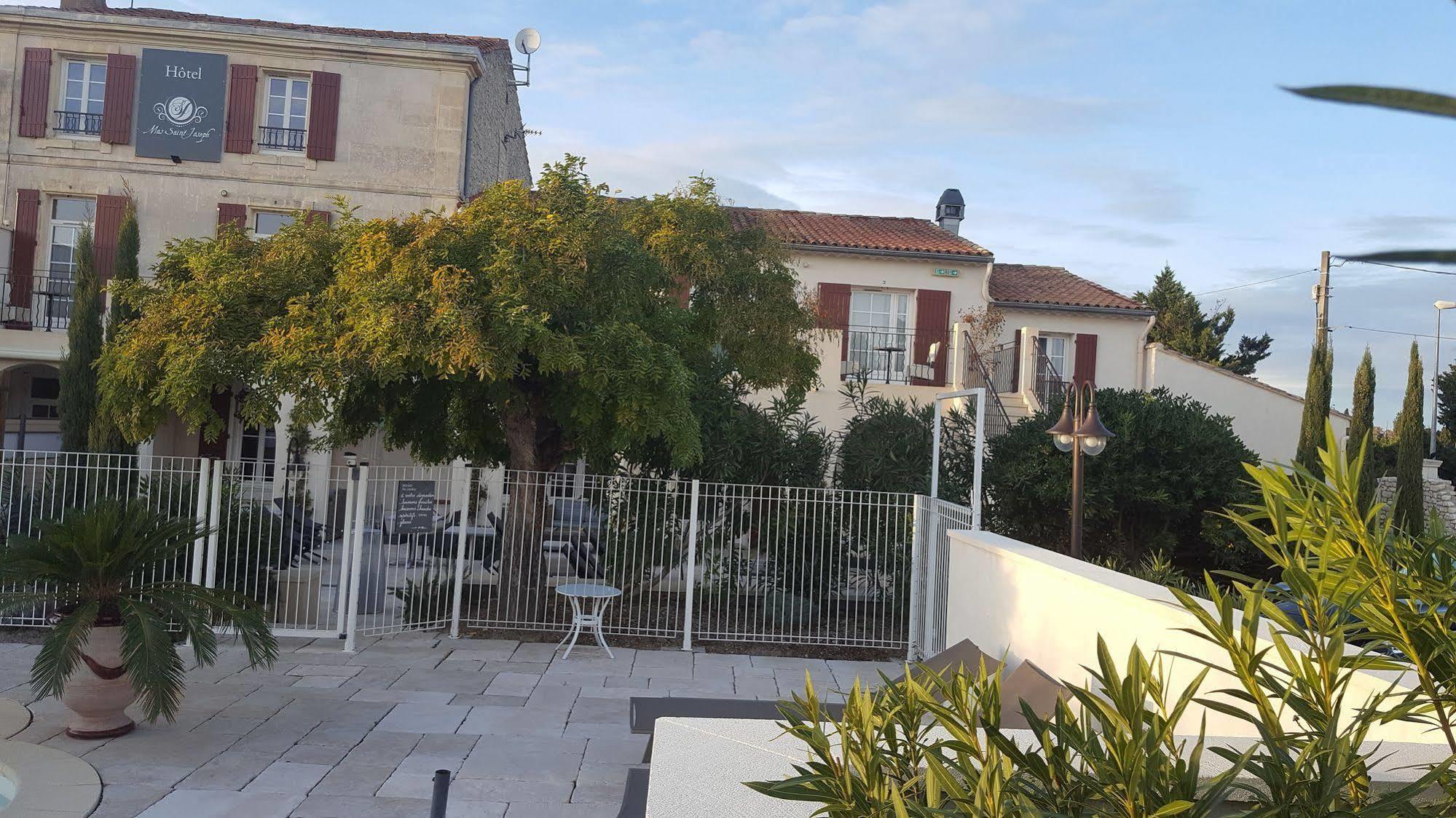 Hotel Le Mas Saint Joseph Esterno foto